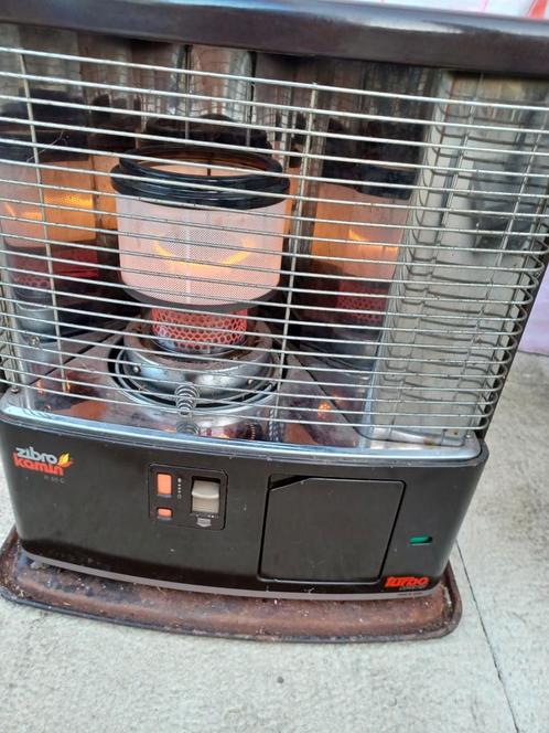 Zibro kamin r55c +  +/- 15 liter petrolium  80€, Huis en Inrichting, Kachels, Ophalen