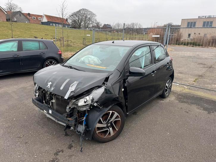 Peugeot 108 1.0 2016 voorschade, Auto diversen, Schadeauto's, Peugeot, Handgeschakeld, Benzine, Hatchback, Zwart, Ophalen