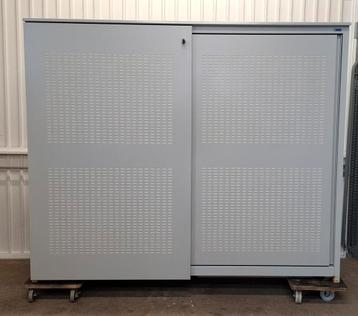 Voortman akoestische schuifdeurkast. beschikbaar voor biedingen