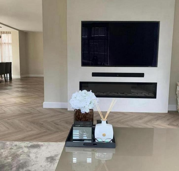 Wilt u uw huis omtoveren tot een waar kunstwerk?, Huis en Inrichting, Stoffering | Vloerbedekking, Zo goed als nieuw, Tapijt, minder dan 10 m²