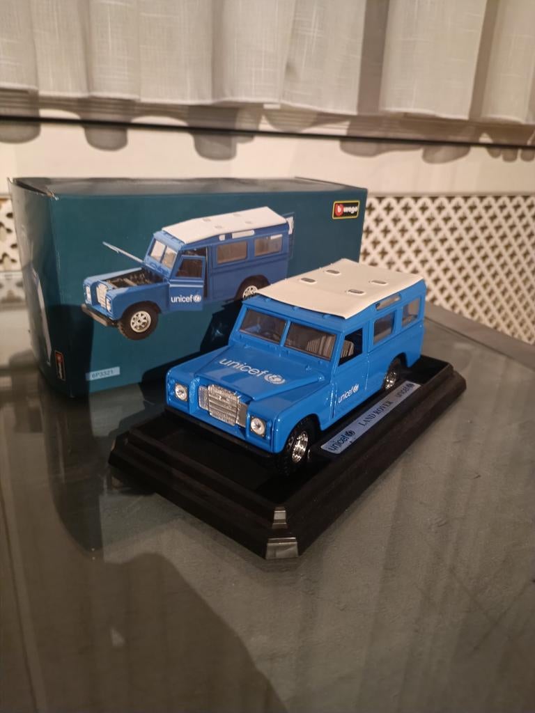 Bburago 1/24 Land Rover UNICEF, Ophalen of Verzenden, Nieuw, Auto, Bburago