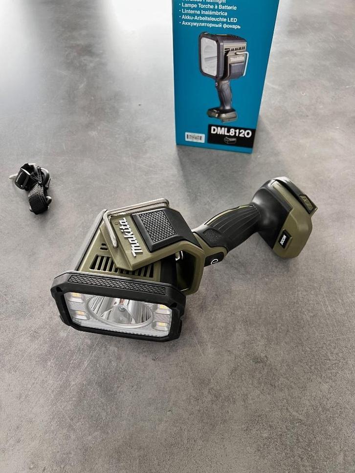 MAKITA DML812 BOUWLAMP 18v ACCU LEDLAMP WERFLICHT ZAKLAMP, Caravans en Kamperen, Zaklampen, Nieuw, Accu, Ophalen of Verzenden