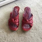 Dames Clarks rood leren sleehak muilen maat 40 (UK6,5), Clarks, Gedragen, Rood, Sandalen of Muiltjes
