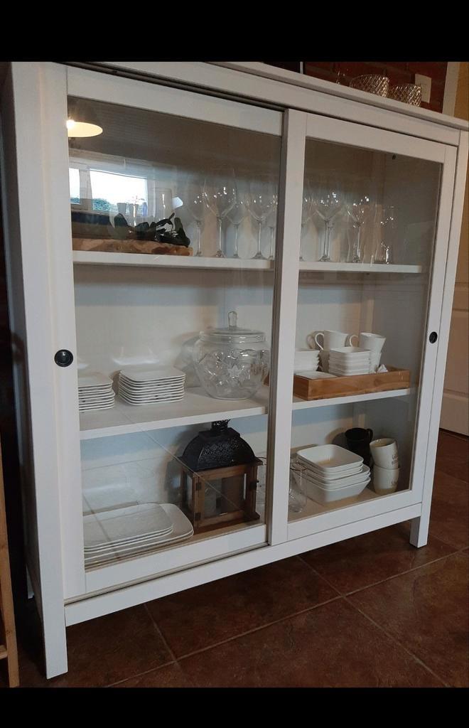 Hemnes kast, Huis en Inrichting, Kasten | Buffetkasten, 150 tot 200 cm, 25 tot 50 cm, Ophalen