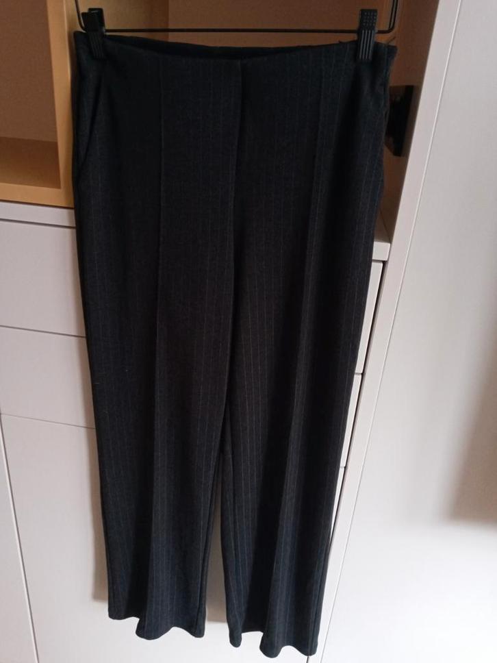 Mt.36/38 Superfijne broek donkergrijs subtiel wit streepje, Kleding | Dames, Broeken en Pantalons, Zo goed als nieuw, Maat 36 (S)