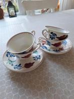 Boerenbont, oud. Handpainted. Vier theekopjes., Huis en Inrichting, Keuken | Servies, Ophalen of Verzenden, Zo goed als nieuw