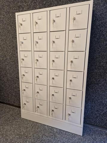 AnyTime Fitness Locker 24 Kluisjes (outlet) beschikbaar voor biedingen