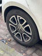 VW Up Continental winterbanden op lichtmetalen Triangle velg, Gebruikt, 16 inch, Banden en Velgen, Personenwagen