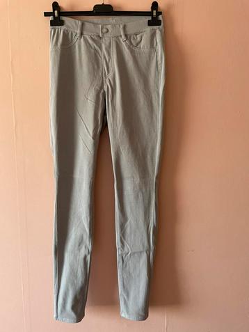 Uniqlo licht grijze legging broek maat 36 beschikbaar voor biedingen