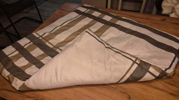 Optidee optizijde nieuw hondenkussen  80x80cm beschikbaar voor biedingen