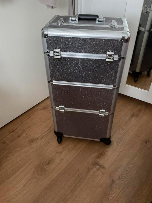 Cosmetica trolly, Sieraden, Tassen en Uiterlijk, Beautycases, Zo goed als nieuw, Zwart, Ophalen of Verzenden