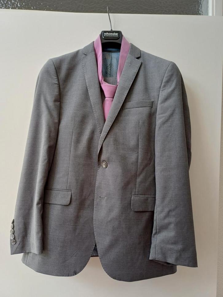 Grijs pak, maat 48, incl overhemd + stropdas, 1keer gedragen, Kleding | Heren, Kostuums en Colberts, Zo goed als nieuw, Maat 48/50 (M)