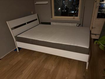 Ikea bed met matras - afbeelding 1