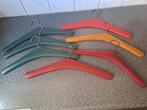 7 vintage kleerhangers lederlook., Verzamelen, Retro, Ophalen of Verzenden, Huis en Inrichting
