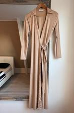 By Swan wikkeljurk van travelstof  maat S, Kleding | Dames, Jurken, Beige, Nieuw, Ophalen of Verzenden, Maat 36 (S)