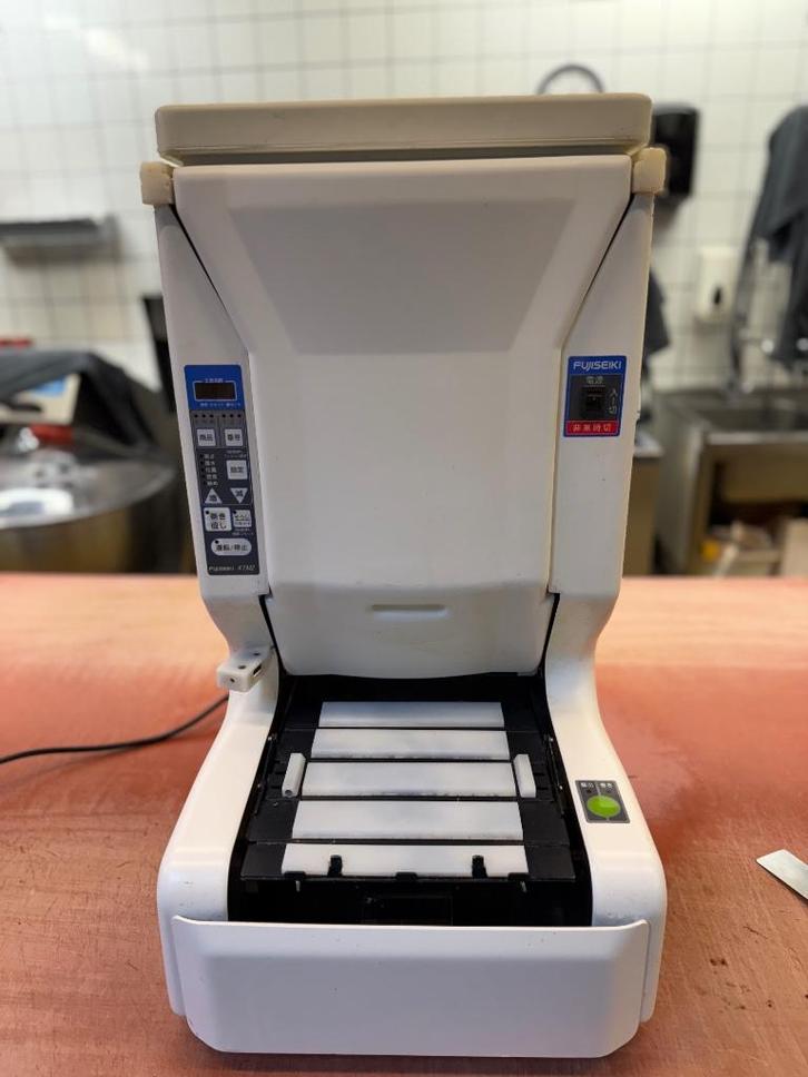 Sushi roller machine + sushi rol snijder, Huis en Inrichting, Keuken | Keukenbenodigdheden, Gebruikt, Ophalen