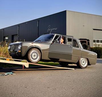 Autotransport verhuur auto autoambulance trailer beschikbaar voor biedingen