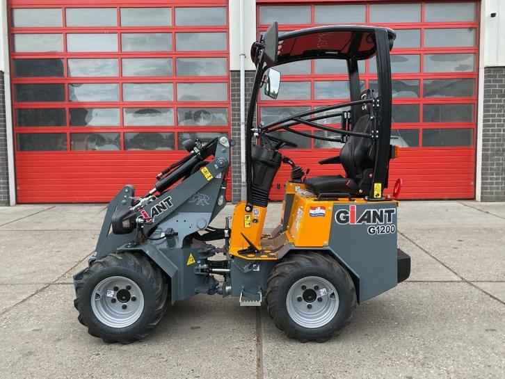 Giant G1200 shovel / minishovel, Zakelijke goederen, Machines en Bouw | Kranen en Graafmachines, Wiellader of Shovel, Ophalen of Verzenden