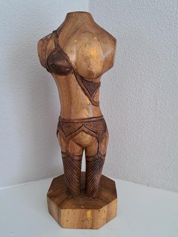 Erotisch houtsnijwerk  beschikbaar voor biedingen