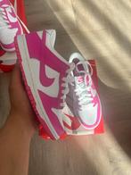 Nike dunk retro low 36.5, Nike, Nieuw, Ophalen of Verzenden, Roze