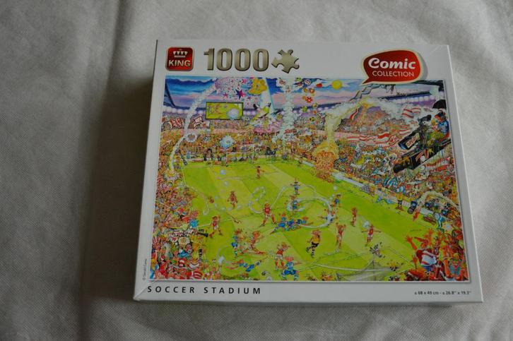 Puzzel: Soccer Stadium 1000 stukjes King, Hobby en Vrije tijd, Denksport en Puzzels, Zo goed als nieuw, Legpuzzel, 500 t/m 1500 stukjes