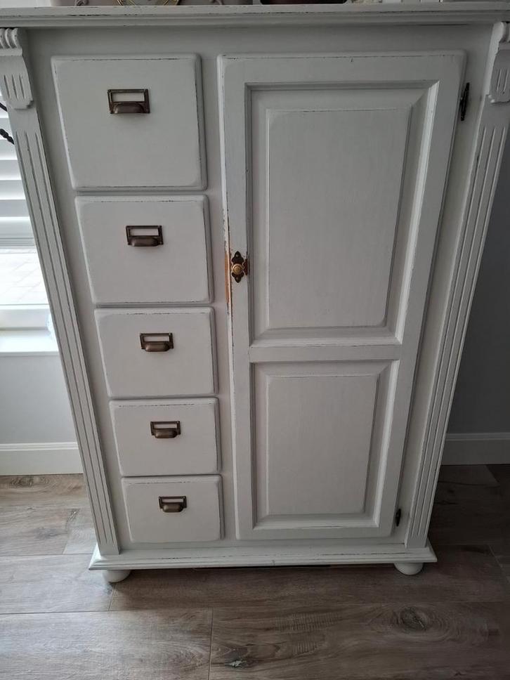 Mooie vintage voorraadkast, Huis en Inrichting, Kasten | Kledingkasten, Gebruikt, 100 tot 150 cm, Minder dan 50 cm, 25 tot 50 cm