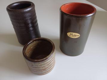 Leuk serie vintage retro vaasjes keramiek beschikbaar voor biedingen