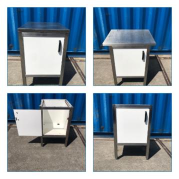 Roestvast staal bijzet kastje / werktafeltje beschikbaar voor biedingen