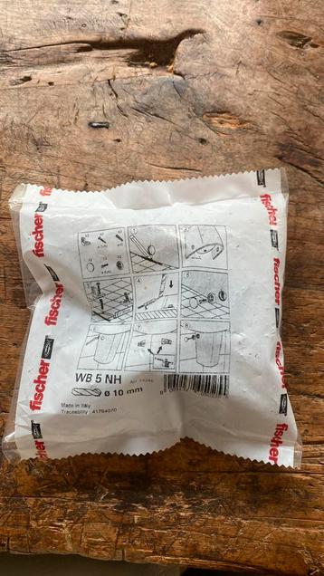 Fischer toilet pluggen voor aan de vloer. beschikbaar voor biedingen