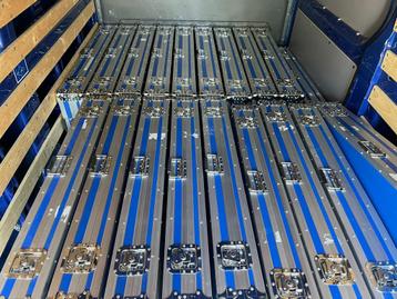 STUNTVERKOOP FLIGHTCASES Ledparren / Ledbarren / Pixelstrip  beschikbaar voor biedingen