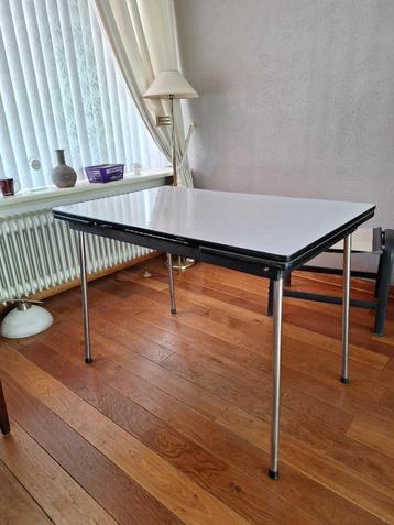 Retro formica tafel uitschuifbaar beschikbaar voor biedingen