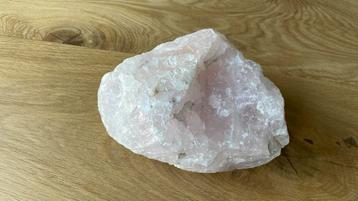 Rozekwarts ongeveer 20 cm lang 5 a 8 cm hoog beschikbaar voor biedingen