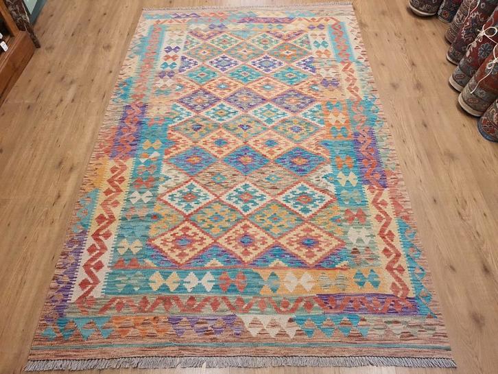 Nieuwe handgeweven oosterse wollen kelim 243x155, Huis en Inrichting, Stoffering | Tapijten en Kleden, Nieuw, 150 tot 200 cm, 200 cm of meer