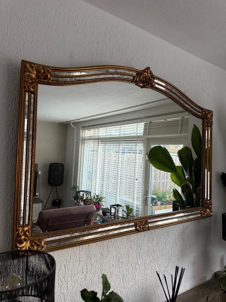 Gouden Spiegel met Sierlijke Rand, Huis en Inrichting, Woonaccessoires | Spiegels, Zo goed als nieuw, 75 tot 100 cm, 100 tot 150 cm