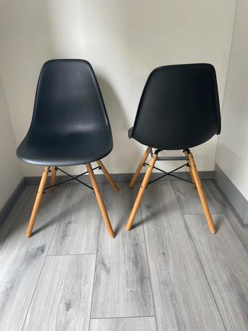Zwarte Kuipstoelen (4 stuks) beschikbaar voor biedingen