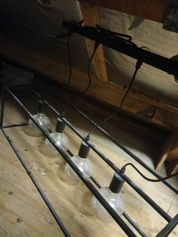 Industriële Hanglamp met 4 Lichtpunten beschikbaar voor biedingen