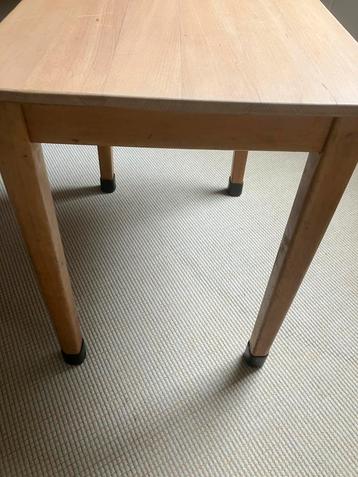 Schooltafeltje gratis beschikbaar voor biedingen