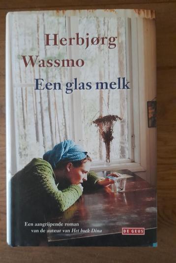 Herbjørg Wassmo - Een glas melk beschikbaar voor biedingen