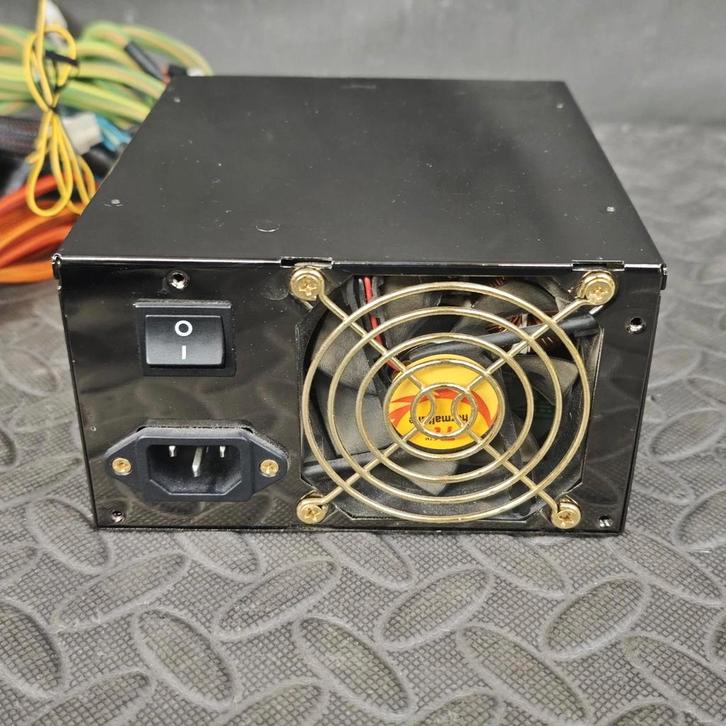 Thermaltake Pure Power 680W Voeding, Computers en Software, Interne voedingen, Gebruikt, Ophalen of Verzenden