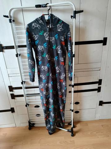 Onesie maat 158-164 grijs met gameconsole print beschikbaar voor biedingen