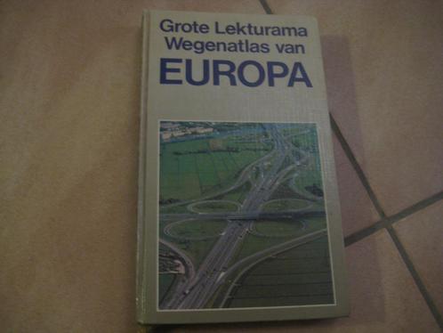 oude grote Lekturama wegenatlas van Europa, Boeken, Atlassen en Landkaarten, Gelezen, Overige atlassen, Europa Overig, 1800 tot 2000