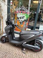 Horwin sk1 e scooter antraciet zo goed als nieuw €1.850,00, Fietsen en Brommers, Elektrisch, Zo goed als nieuw, Ophalen, Overige merken
