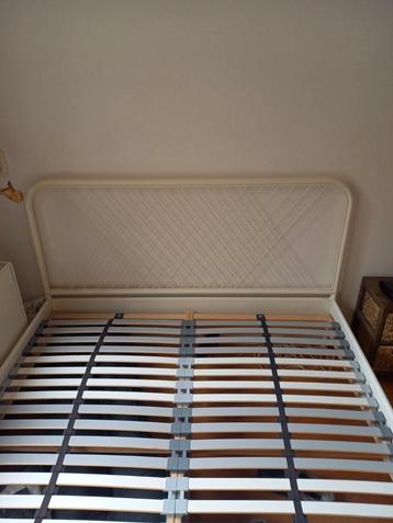 Bed inclusief zo goed als nieuw matras ! 140 bij 200