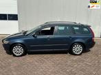 Volvo V50 2.4 Momentum, 700 kg, Blauw, Traction-control, Origineel Nederlands