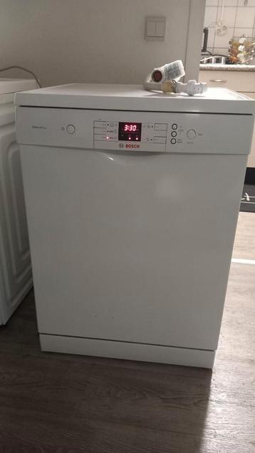 Goedwerkende Bosch Silence plus vaatwasmachine zgan beschikbaar voor biedingen