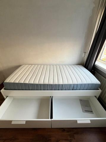 Zo goed als nieuw IKEA bed met matras - afbeelding 2