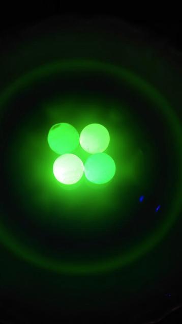 4 keer uranium knikkers 1,6 twee kleuren beschikbaar voor biedingen