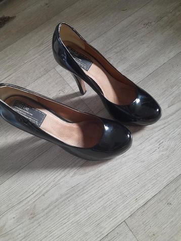 Bertie lakleer pumps. Maat 40. Goede staat beschikbaar voor biedingen