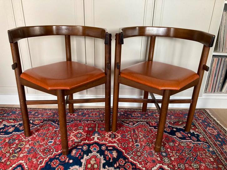 Vintage eetkamerstoelen  2 stuks, Huis en Inrichting, Stoelen, Gebruikt, Twee, Hout, Overige materialen, Bruin, Ophalen