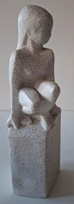 Janneke Ros. Beeldje hurkende vrouw., Antiek en Kunst, Kunst | Beelden en Houtsnijwerken, Ophalen of Verzenden